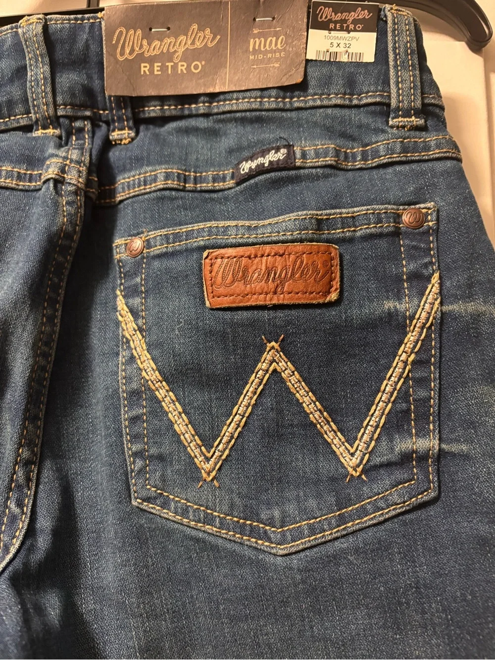NWT Wrangler Womens Mid Rise Dark Vivianna Wash Retro Mae Bootcut Jeans 5x32 28